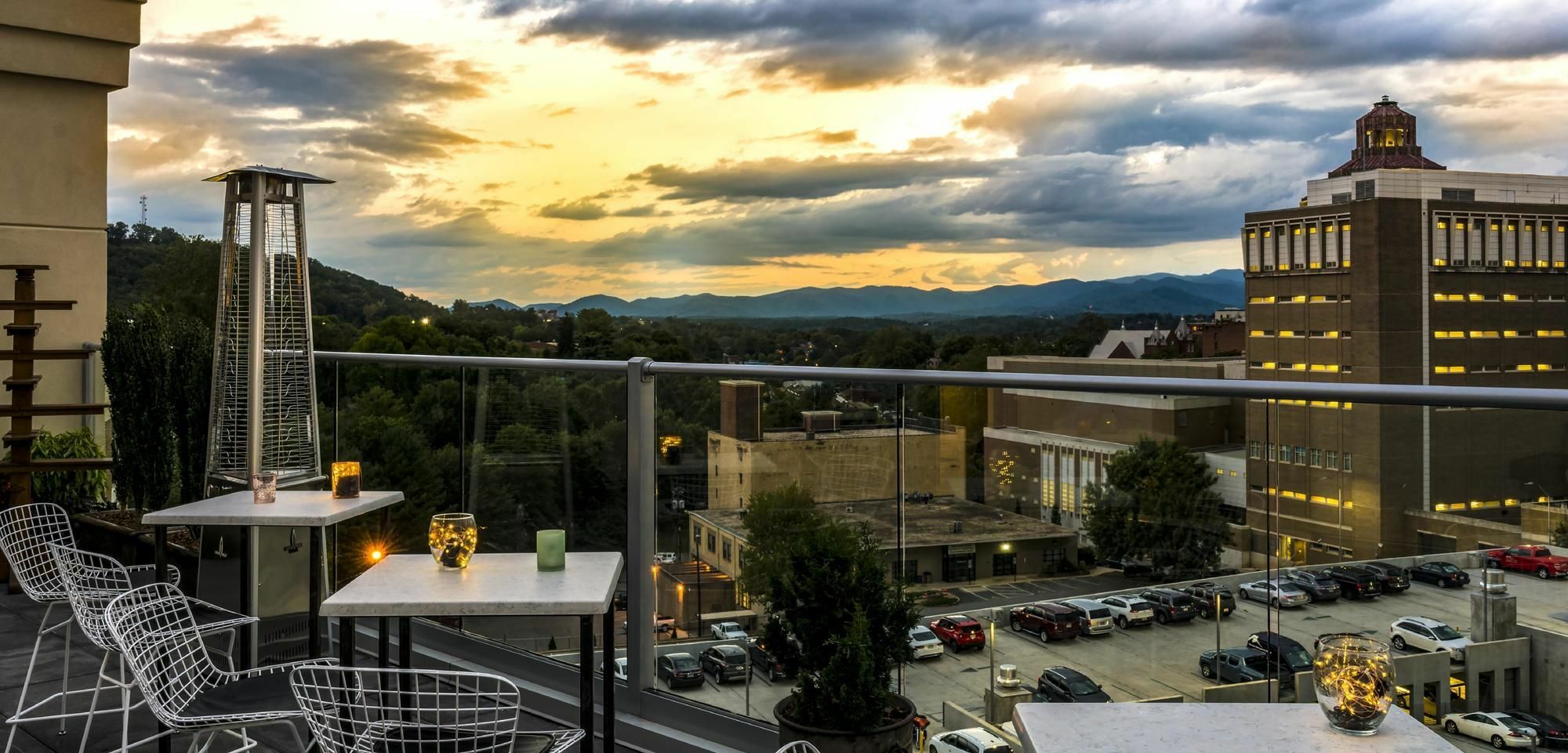 Hilton Garden Inn Asheville Downtown Exterior photo